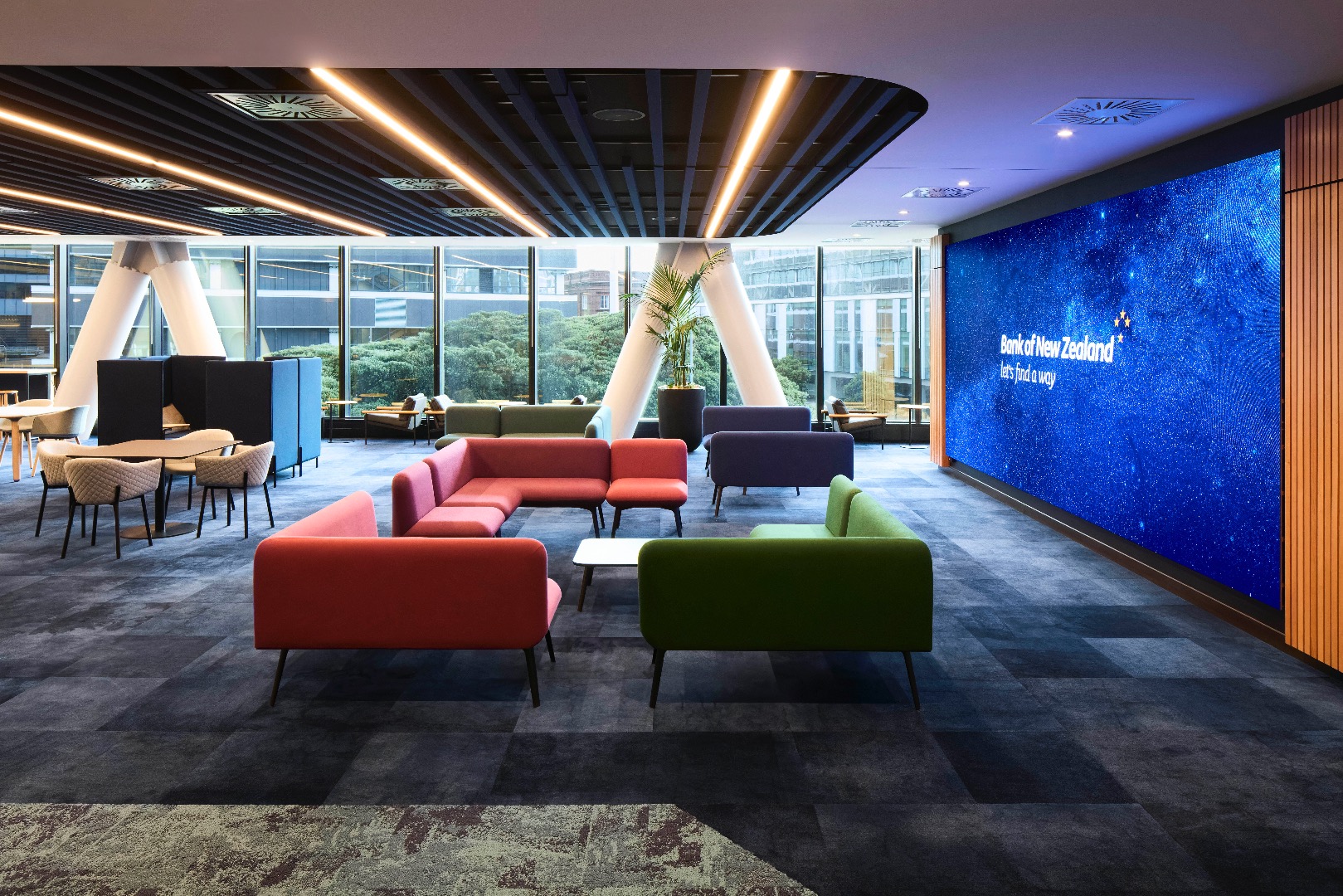 The Partner Centre at BNZ Place features a range of work-settings and casual meeting zones for customers to connect.